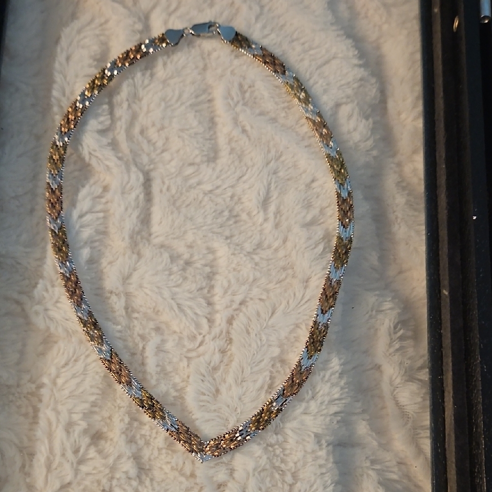 Elegant Gold and Silver Women's Necklace